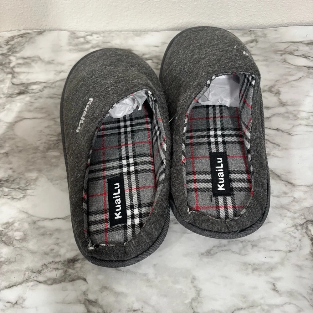 Men’s Gray Slide On Plaid Slippers Size Men’s (44) 10-11